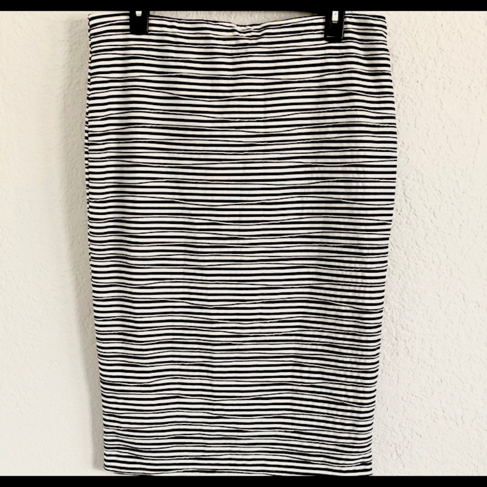 Vince Camuto pencil skirt size L